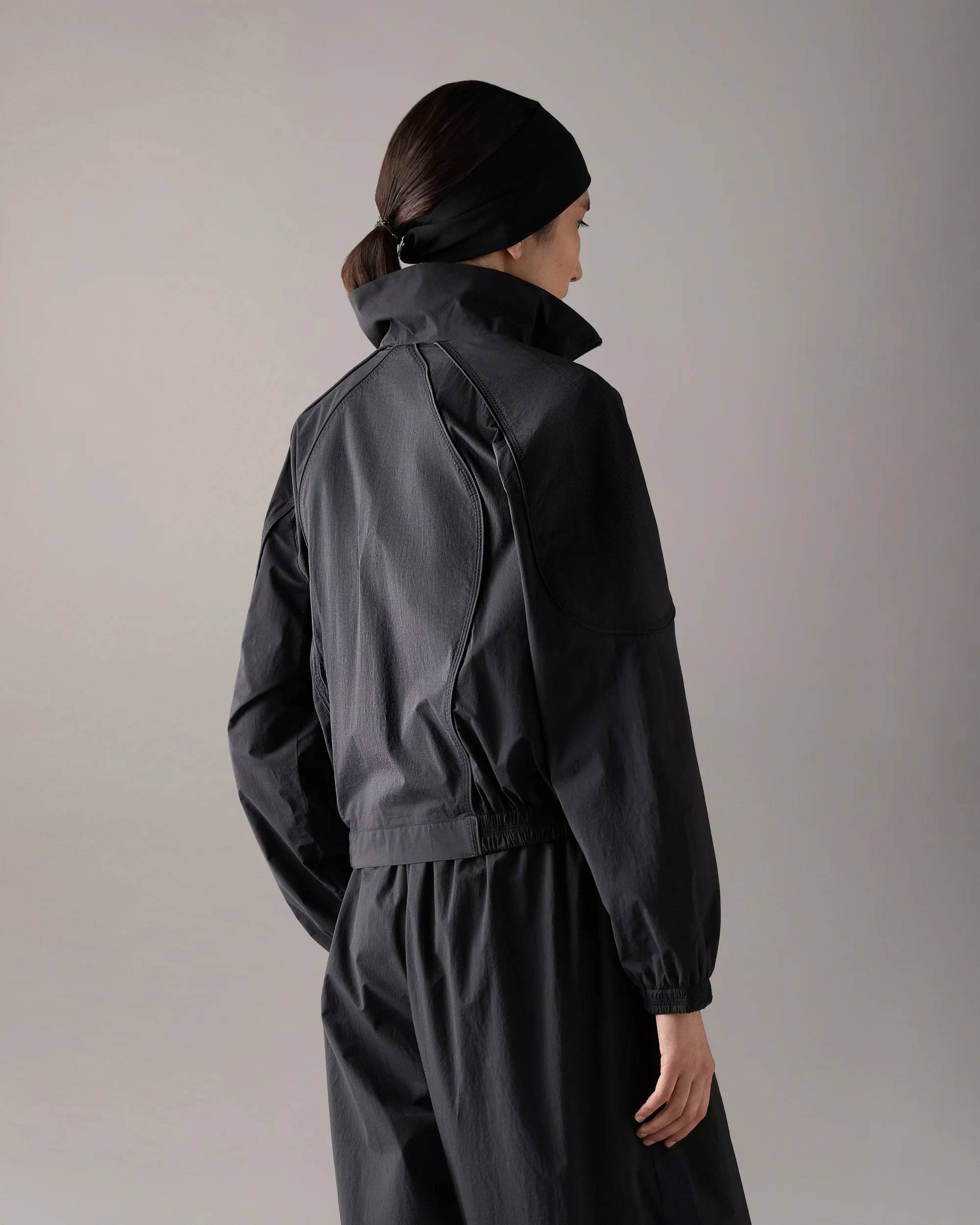 SKYLINE CROPPED JACKET-BLACK