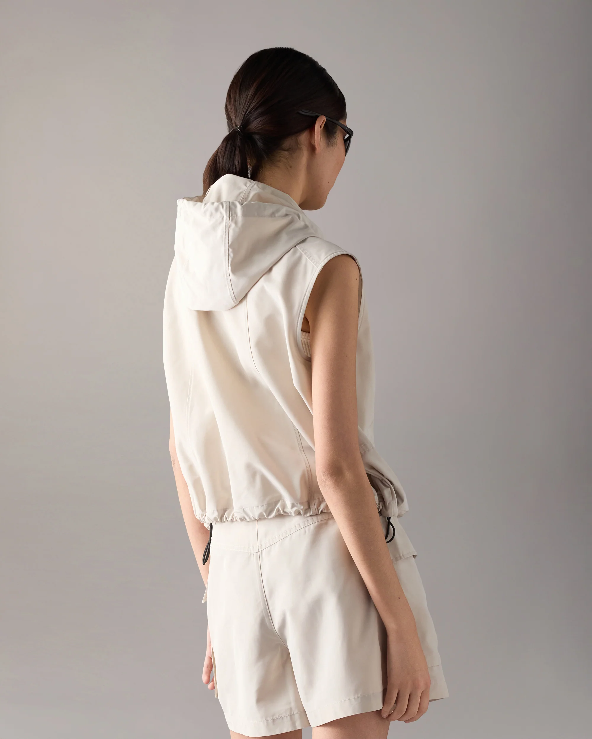 ELEVATE HOODED VEST-ALABASTER