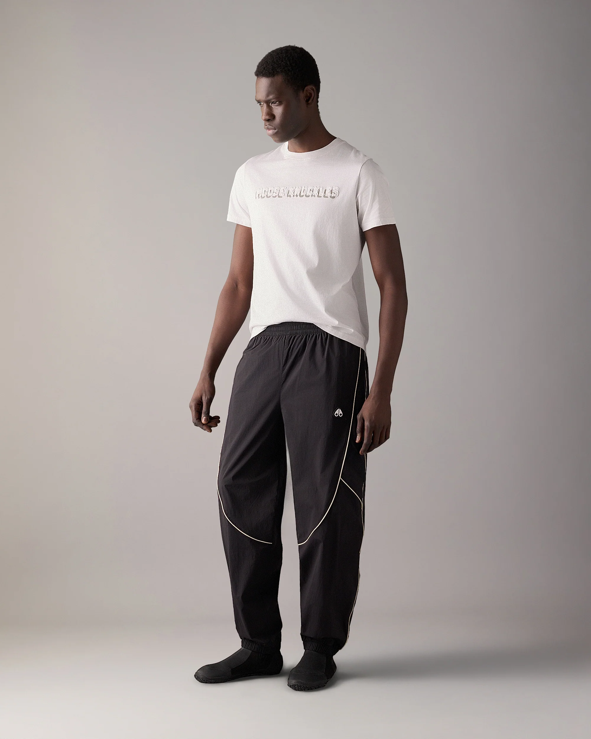 CONNOR LOGO T-SHIRT-BLACK